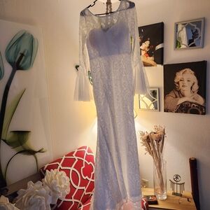 Ever Pretty White Sleeveless V-Neck Gown